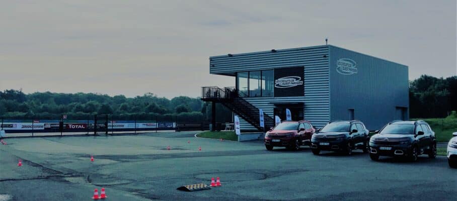 événement roadshow citroën sur les circuits automobile en France